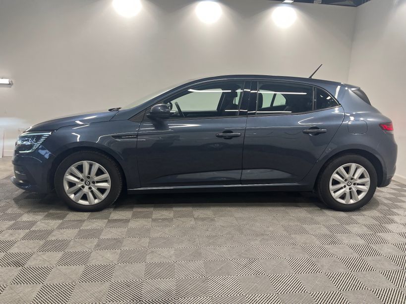 RENAULT MEGANE IV BERLINE 2021 - Photo n°4
