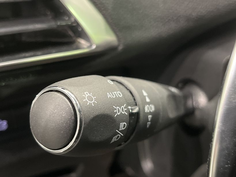 PEUGEOT 3008 2019 - Photo n°29