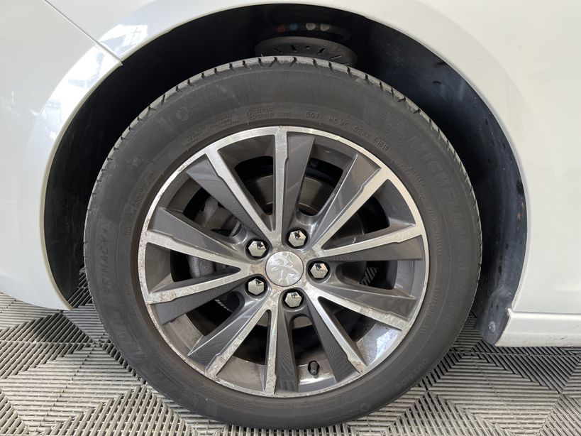PEUGEOT 308 2015 - Photo n°17