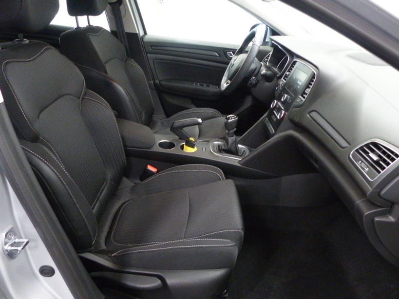 RENAULT MEGANE IV BERLINE 2017 - Photo n°6