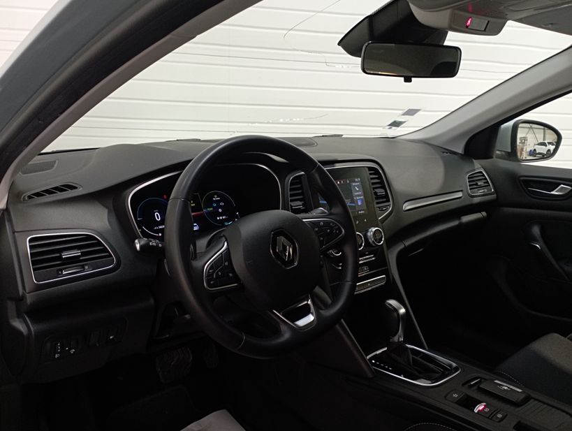 RENAULT MEGANE IV BERLINE 2021 - Photo n°10