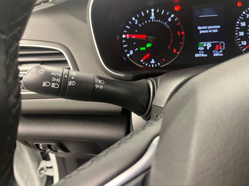 RENAULT MEGANE IV BERLINE 2022 - Photo n°13