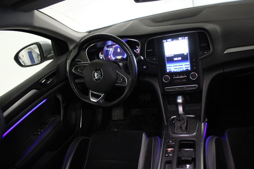 RENAULT MEGANE IV BERLINE 2020 - Photo n°8