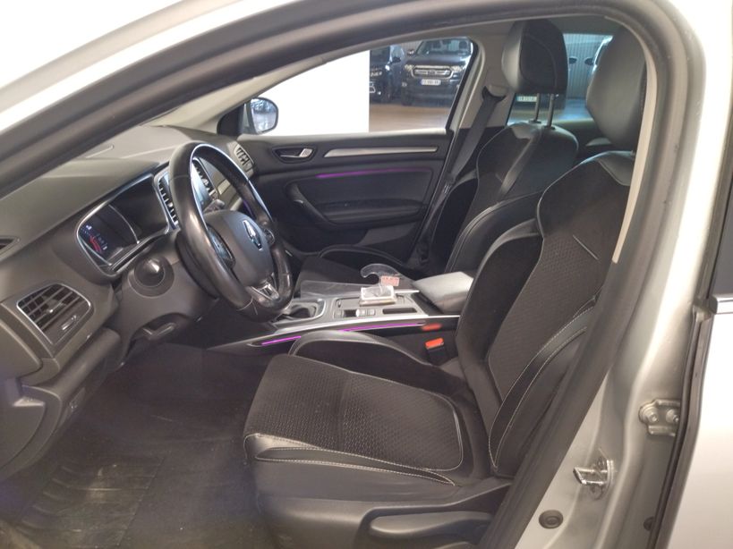 RENAULT MEGANE IV ESTATE 2019 - Photo n°11