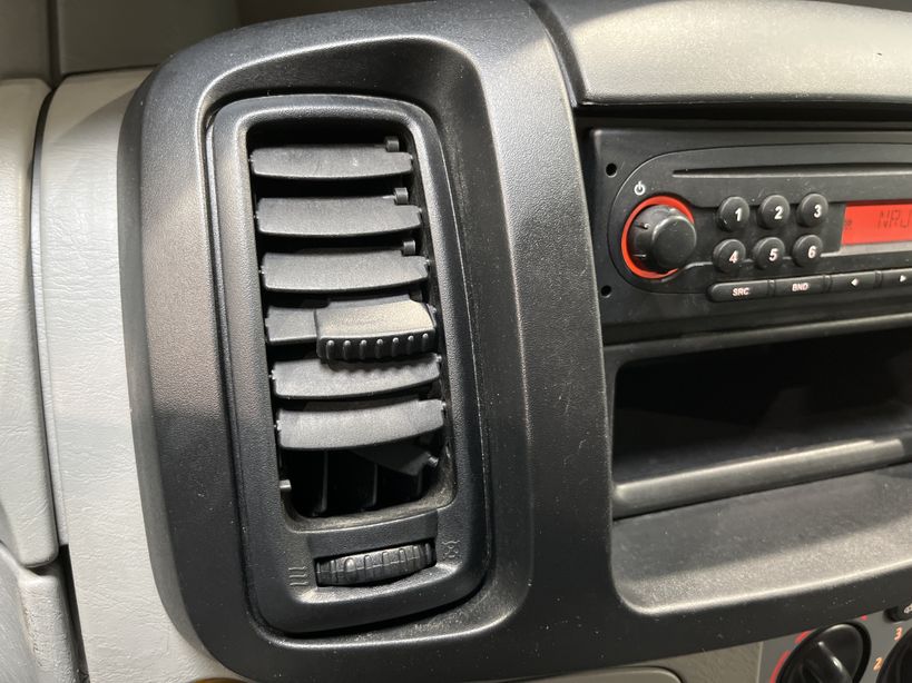 RENAULT TRAFIC FOURGON 2010 - Photo n°4