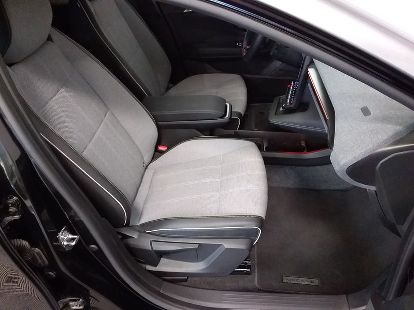 RENAULT MEGANE E TECH 2022 - Photo n°8