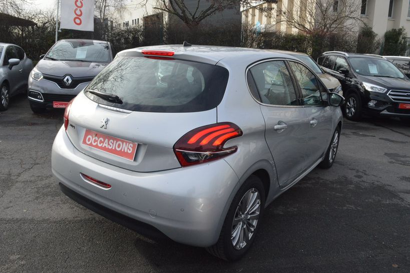 PEUGEOT 208 2018 - Photo n°9