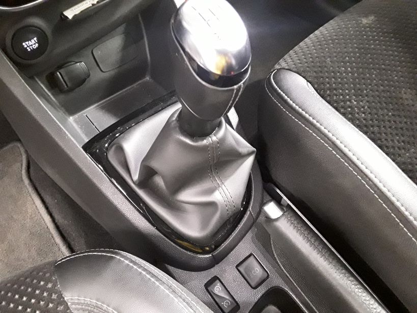 RENAULT CLIO IV 2018 - Photo n°14
