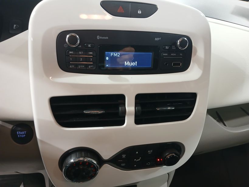 RENAULT ZOE 2017 - Photo n°14