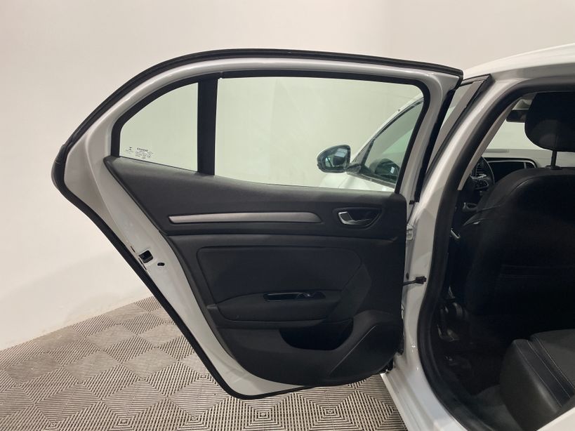 RENAULT MEGANE IV BERLINE 2023 - Photo n°38