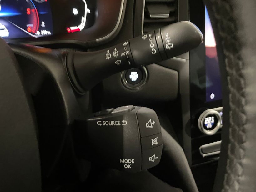 RENAULT MEGANE IV BERLINE 2022 - Photo n°31