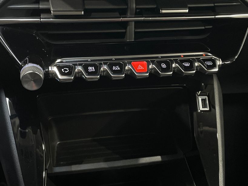 PEUGEOT 208 2022 - Photo n°17