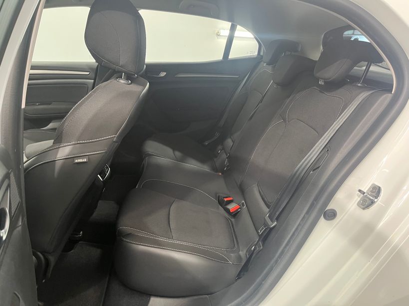 RENAULT MEGANE IV BERLINE 2022 - Photo n°16