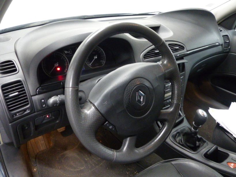 RENAULT LAGUNA 2005 - Photo n°8