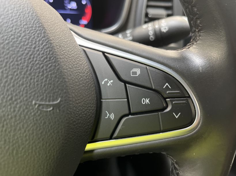 RENAULT MEGANE IV BERLINE 2021 - Photo n°26