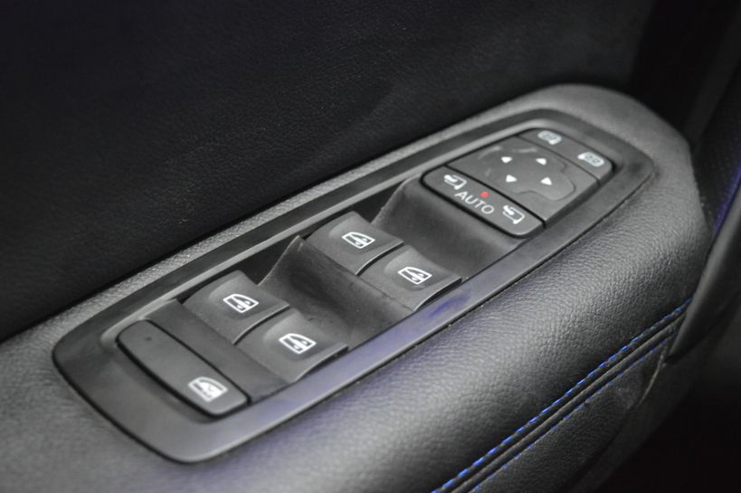 RENAULT MEGANE IV ESTATE 2019 - Photo n°17