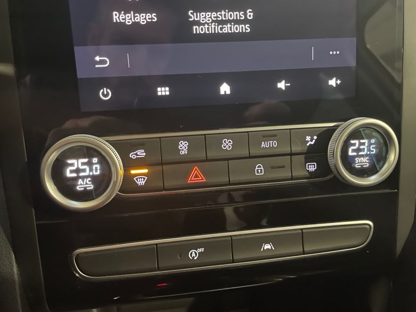 RENAULT MEGANE IV BERLINE 2022 - Photo n°25