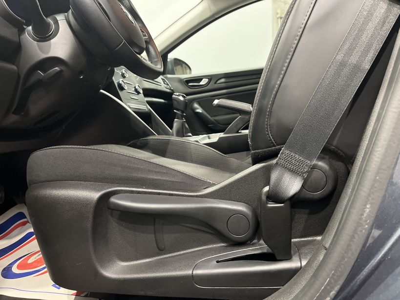 RENAULT MEGANE IV ESTATE BUSINESS 2020 - Photo n°36