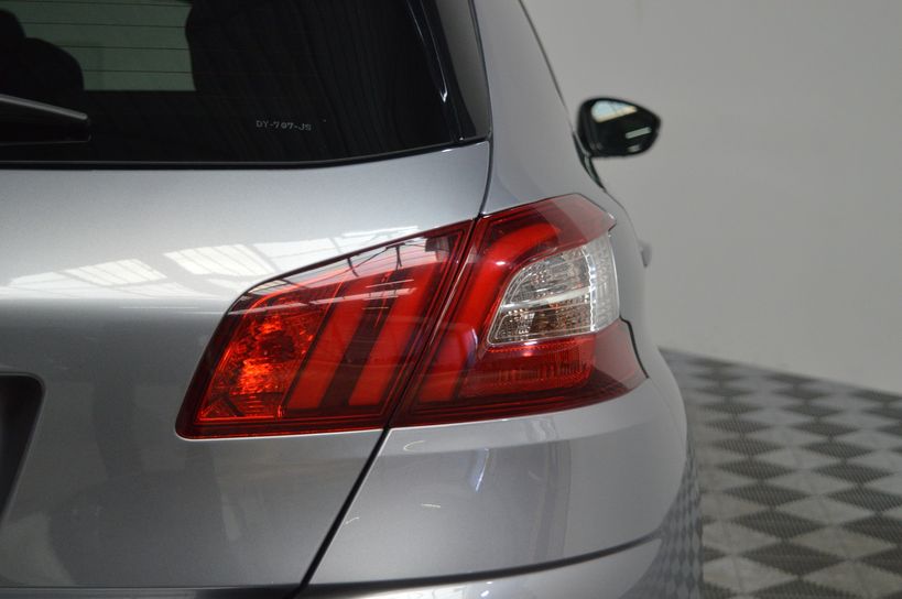PEUGEOT 308 2015 - Photo n°7