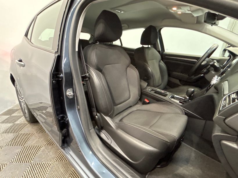 RENAULT MEGANE IV BERLINE 2023 - Photo n°36