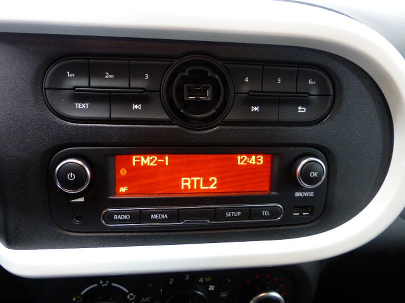 RENAULT TWINGO III 2019 - Photo n°12