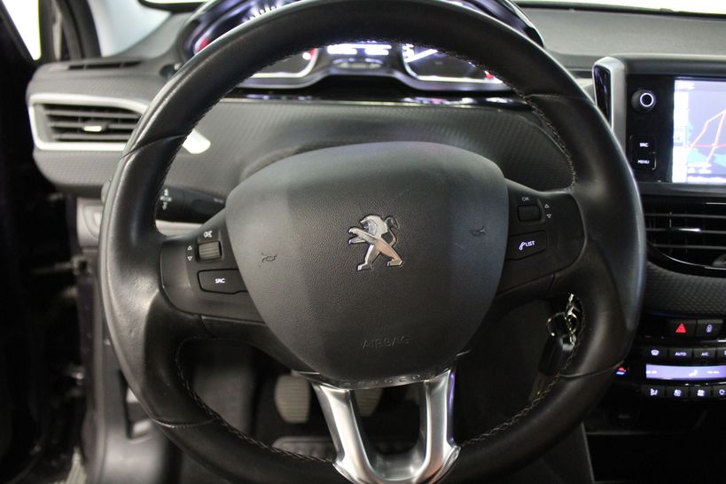 PEUGEOT 208 2015 - Photo n°16