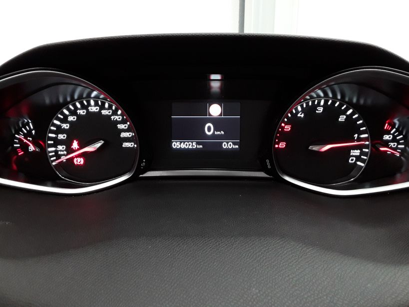 PEUGEOT 308 2018 - Photo n°13