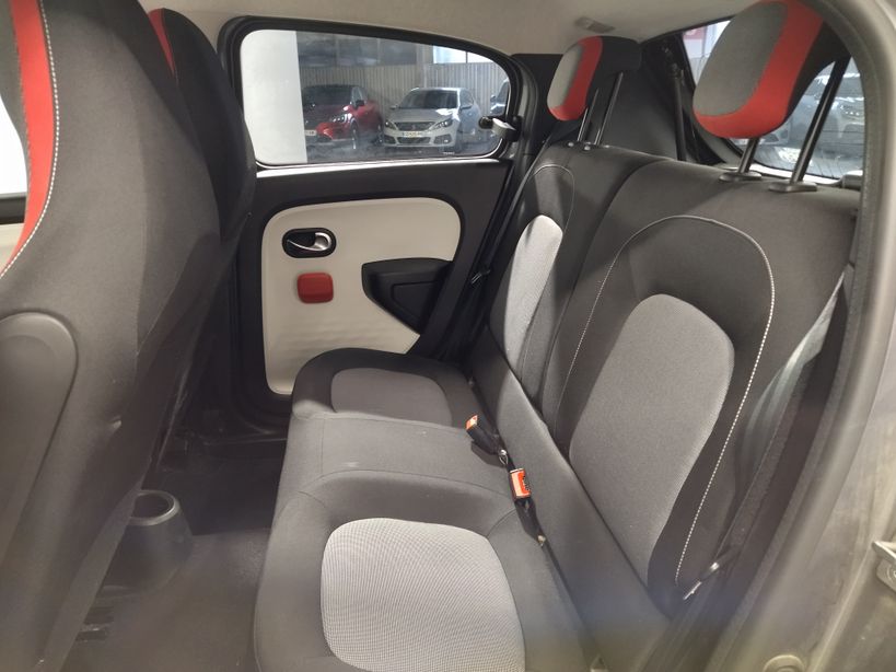 RENAULT TWINGO III 2016 - Photo n°18