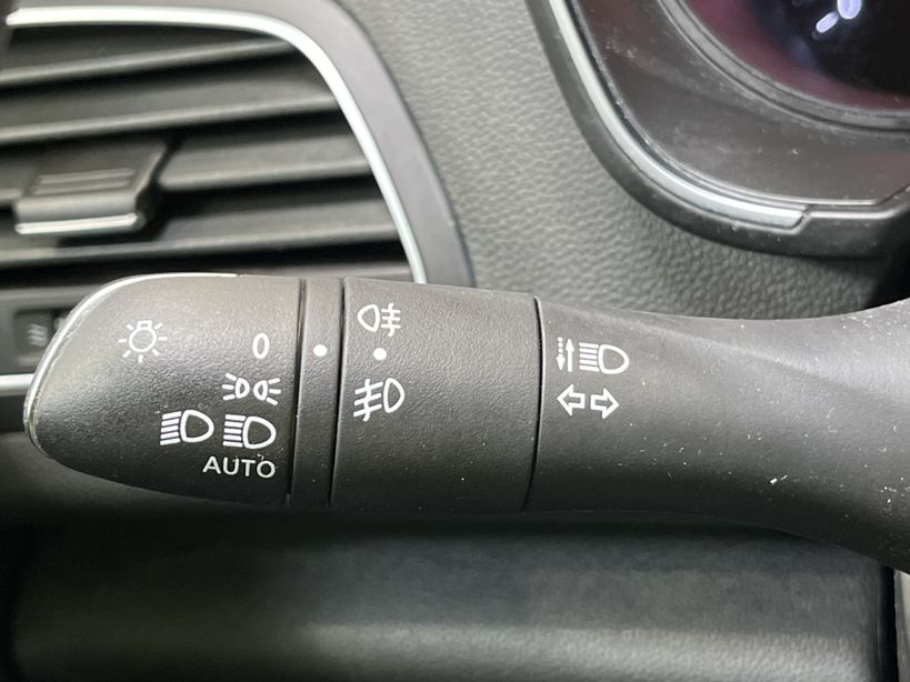 RENAULT MEGANE IV ESTATE 2017 - Photo n°27