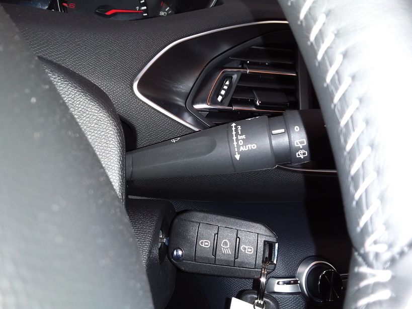 PEUGEOT 308 SW 2021 - Photo n°18