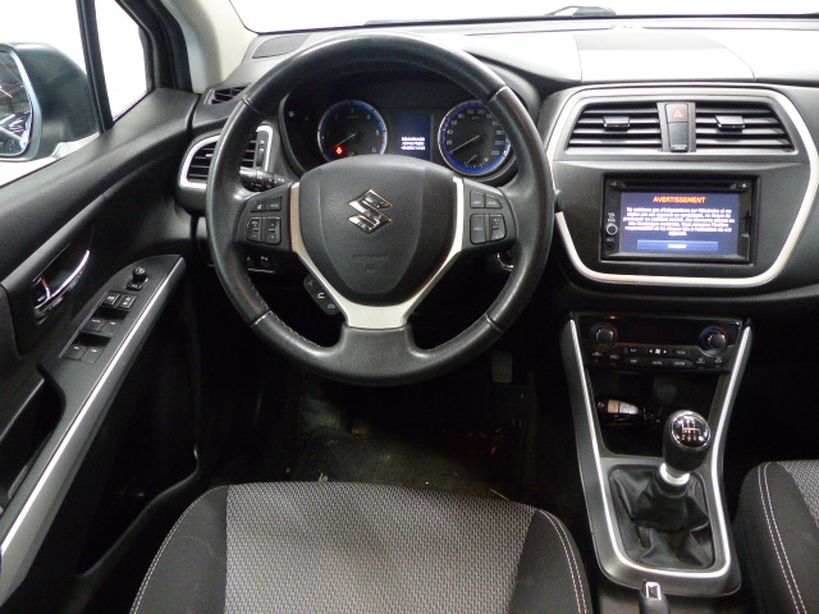 SUZUKI SX4 S CROSS 2014 - Photo n°8