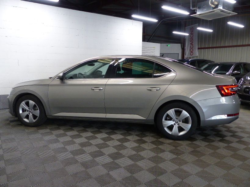 SKODA SUPERB 2016 - Photo n°13