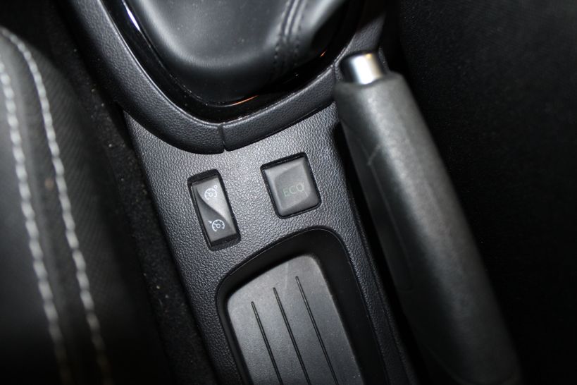 RENAULT CLIO IV ESTATE 2017 - Photo n°15