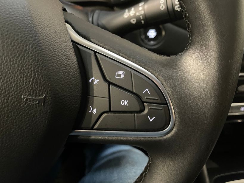 RENAULT MEGANE IV BERLINE 2021 - Photo n°29