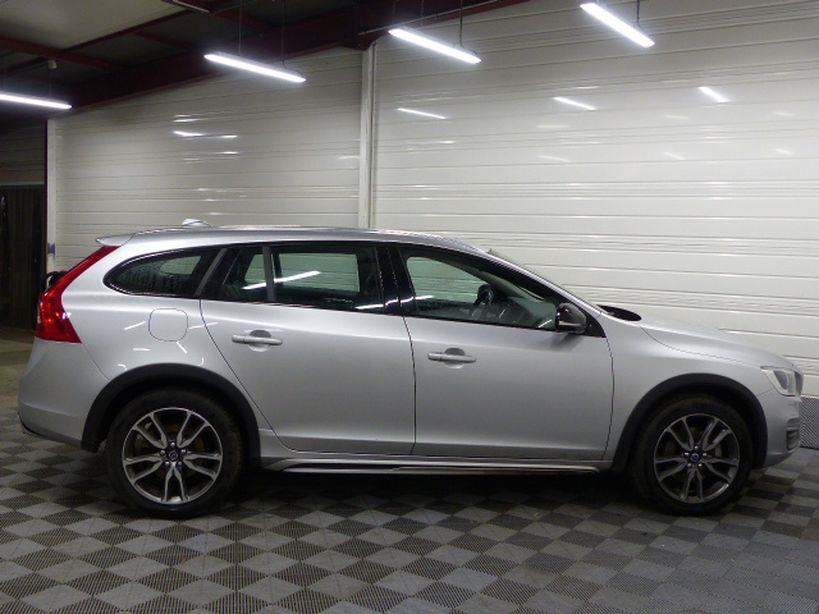 VOLVO V60 CROSS COUNTRY 2015 - Photo n°28