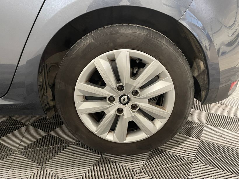 RENAULT MEGANE IV BERLINE 2022 - Photo n°35