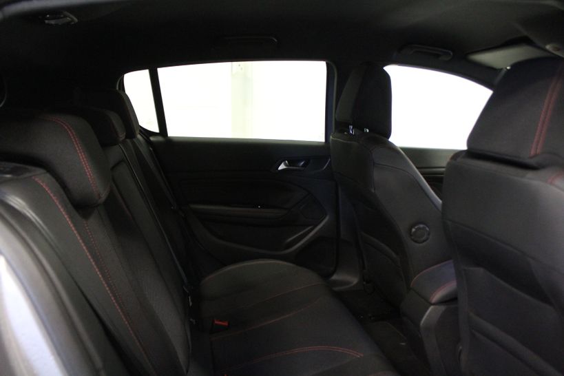 PEUGEOT 308 2020 - Photo n°5