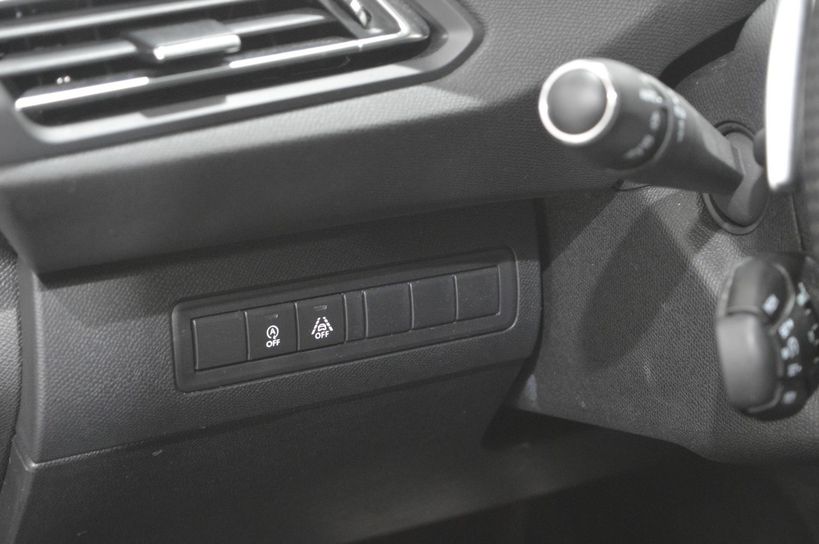 PEUGEOT 308 2019 - Photo n°10