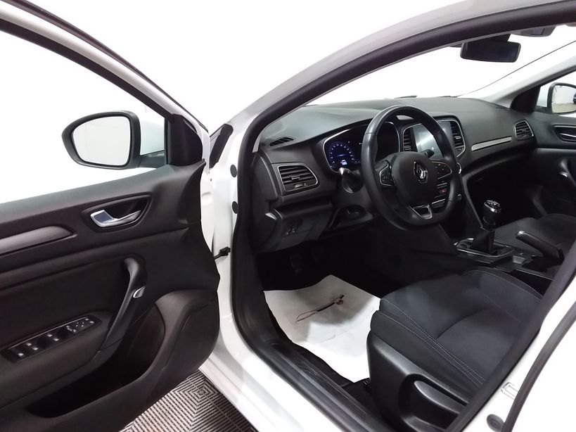 RENAULT MEGANE IV BERLINE 2021 - Photo n°11