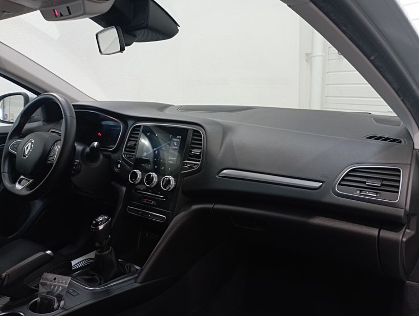 RENAULT MEGANE IV BERLINE 2021 - Photo n°9