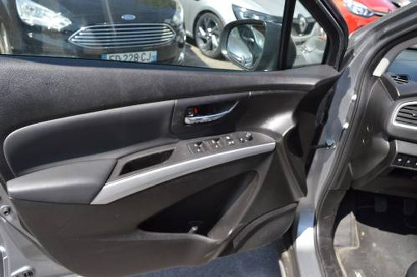 SUZUKI SX4 S-CROSS 2015 - Photo n°509