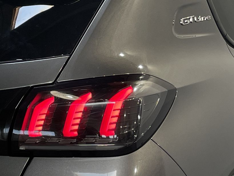 PEUGEOT 208 2020 - Photo n°8