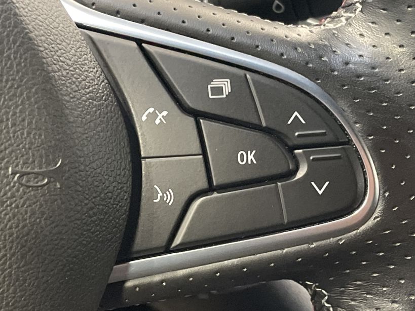 RENAULT MEGANE IV BERLINE 2021 - Photo n°24