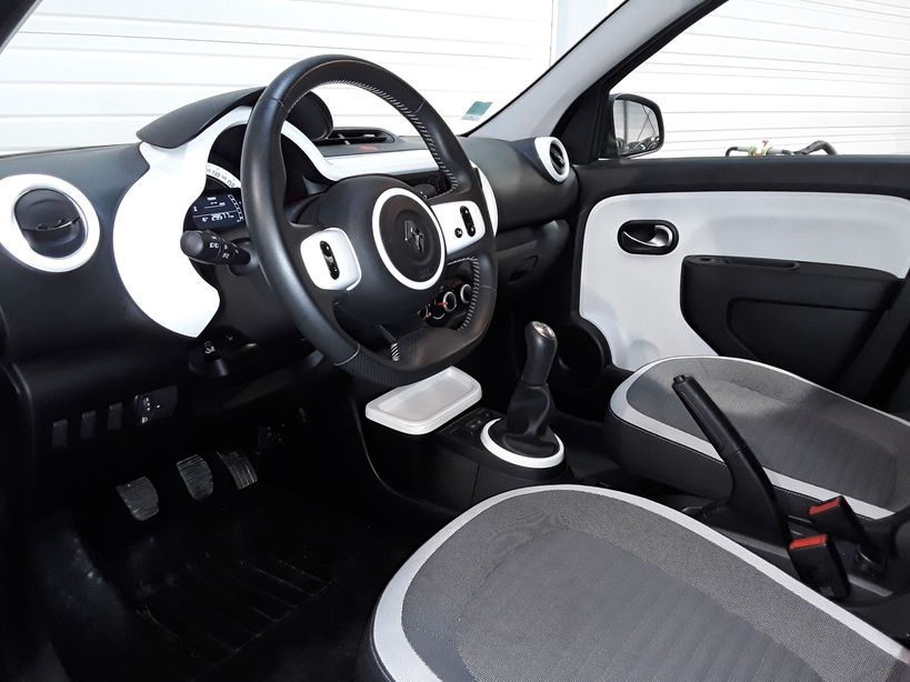 RENAULT TWINGO III 2017 - Photo n°11