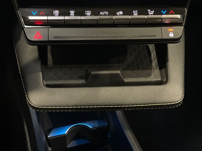 RENAULT MEGANE E TECH 2023 - Photo n°17