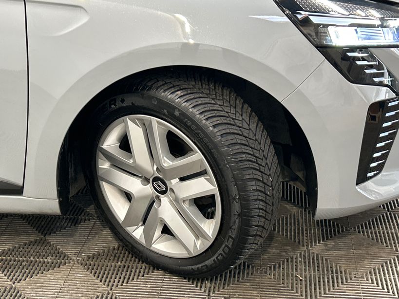 RENAULT CLIO V 2024 - Photo n°1