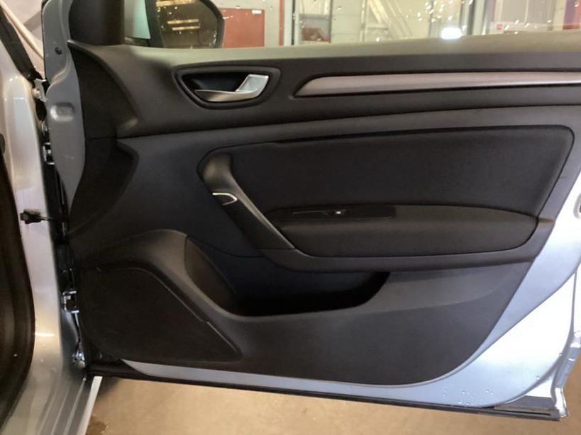 RENAULT MEGANE IV BERLINE 2022 - Photo n°4