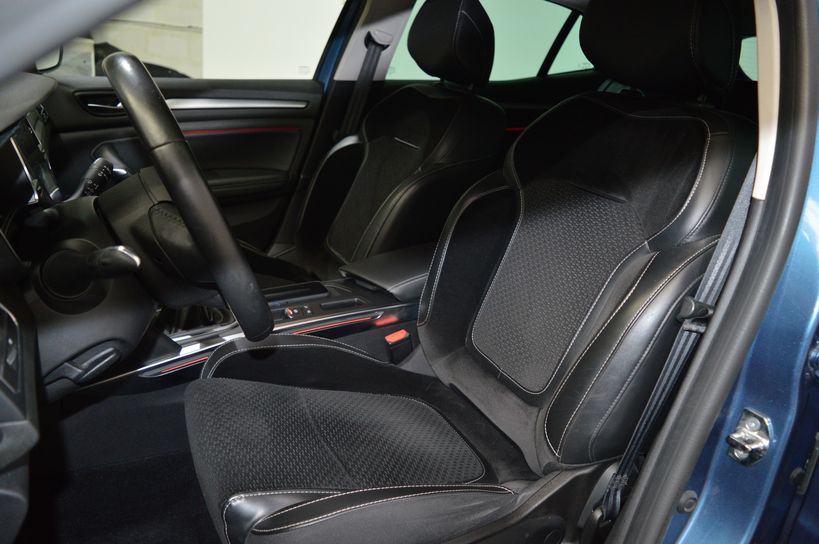 RENAULT MEGANE IV BERLINE 2018 - Photo n°10