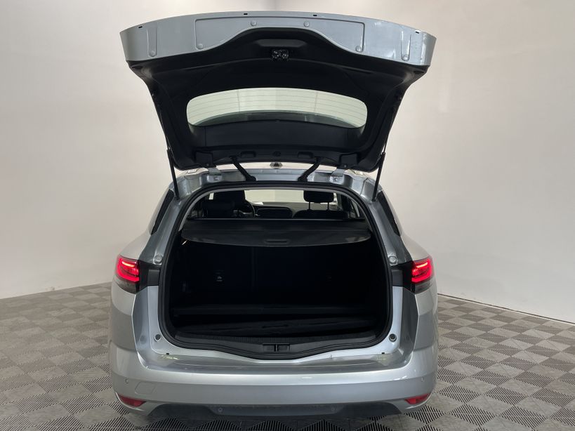 RENAULT MEGANE IV ESTATE 2021 - Photo n°9