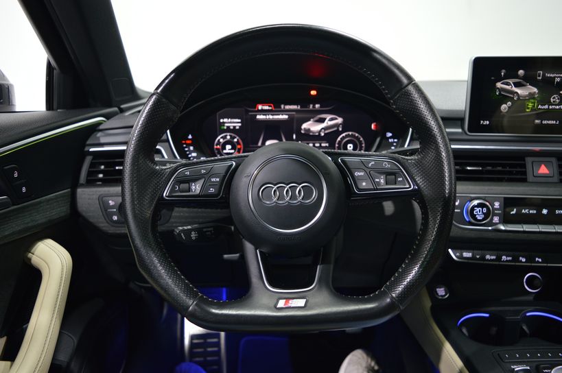 AUDI A4 2016 - Photo n°11